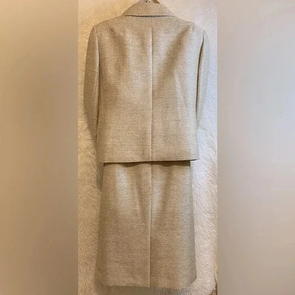 NWT Kasper Light Brown/ beige Three pieces Skirt Suit. Size 10 PETITE. - Picture 3 of 16